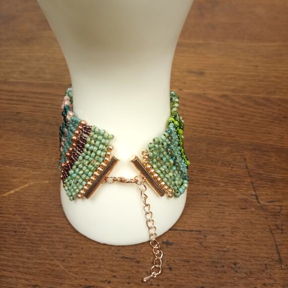 HANDMADE~Shades of Green Free Form Herringbone Cuff Bracelet. 7½"-10" - Picture 4 of 6